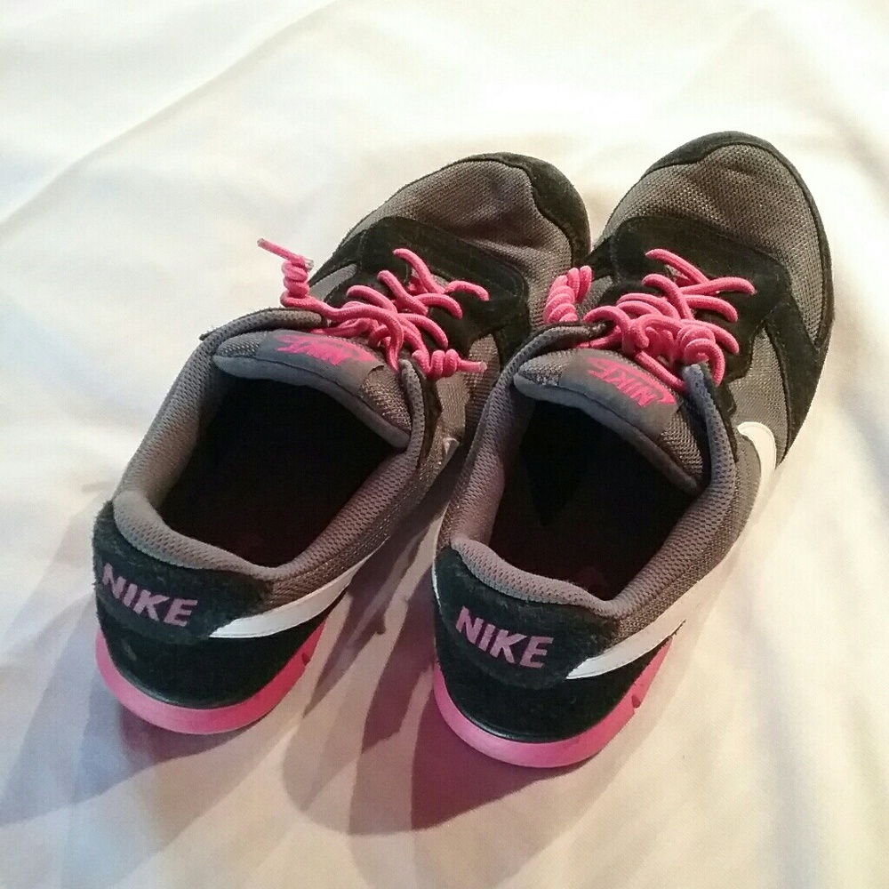 Nikes - Picture 4 of 5